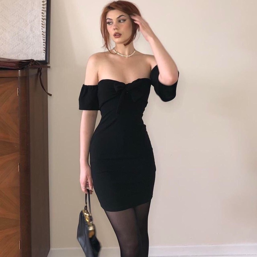 Classic 90’s style black dress